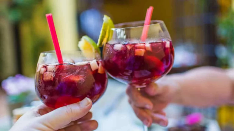 ¿Engorda más la sangría o el tinto de verano?