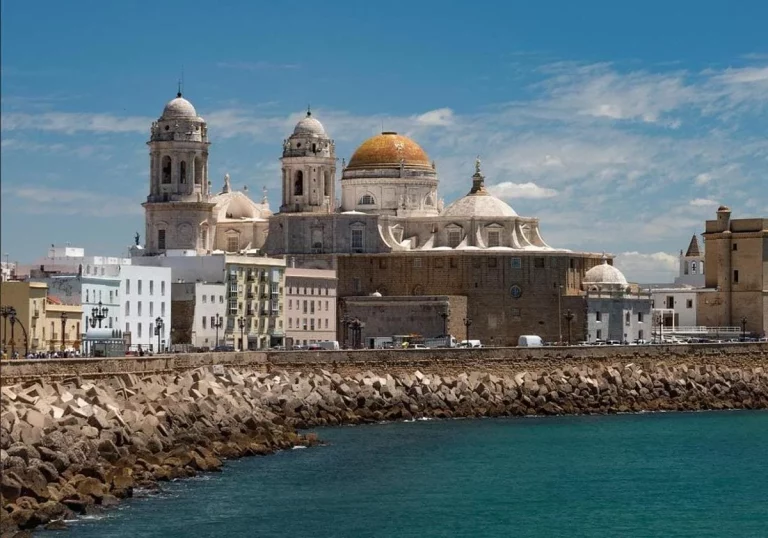 ¿Roma? ¿Atenas? ¡No! España tiene la ciudad más antigua de Occidente