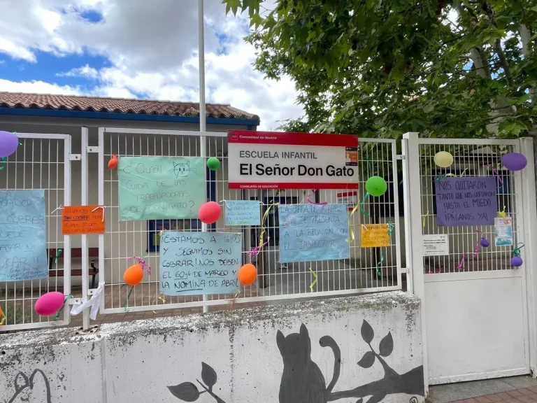 Dos escuelas cierran en Madrid dejando a 300 estudiantes sin respuesta