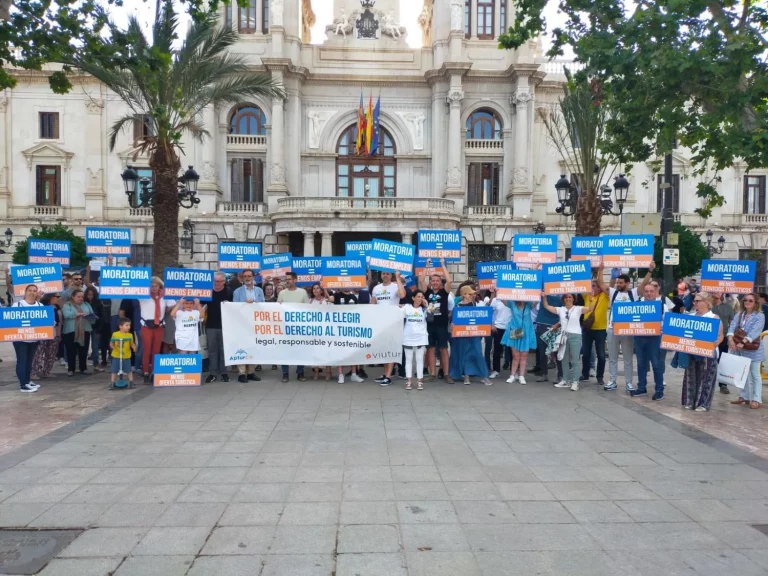 España recibe 11 millones de viajeros a pesar de la «Turismofobia»