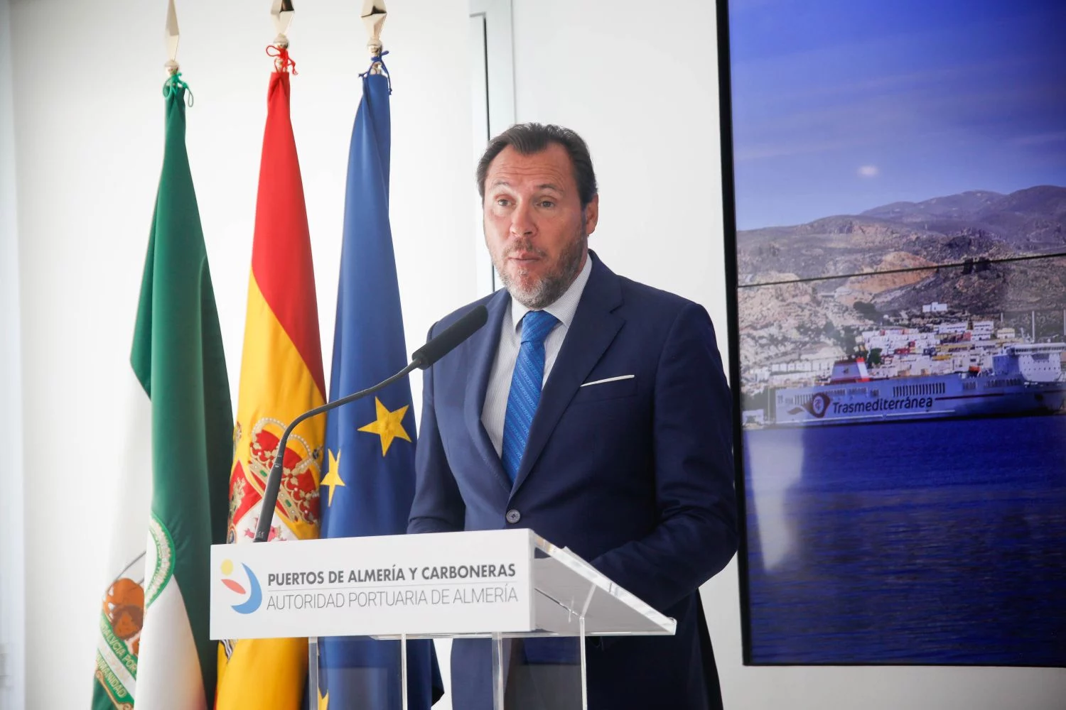 Óscar Puente sigue alargando su duelo con empresas privadas claves para la alta velocidad