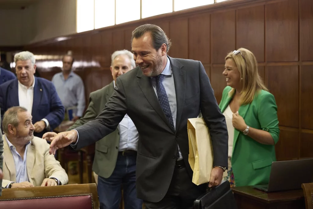 EuropaPress 6168533 ministro transportes movilidad sostenible oscar puente llegada comparecer