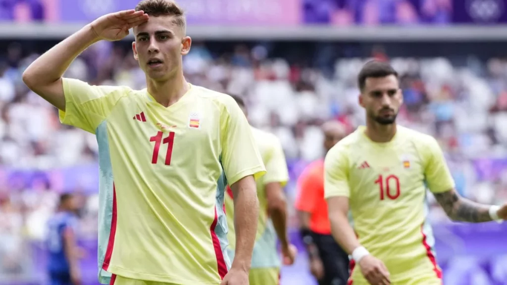 Fermín López avisa al FC Barcelona: ofertón de un grande de Europa, se lo piensa 4 Fermín López amplía la ventaja