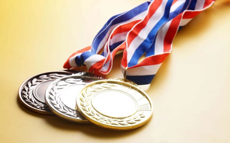 Incentivos adicionales y becas