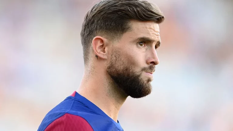 Iñigo Martínez saca del FC Barcelona a un intocable de Xavi: ya no tiene sitio