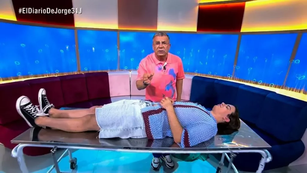 "He estado supertorpe": Jorge Javier Vázquez, obligado a hablar sobre el inicio de su 'Diario de Jorge'