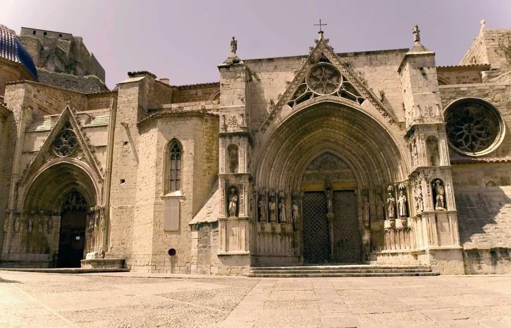 Joyas del Gótico Valenciano: La Basílica Arciprestral Santa María la Mayor