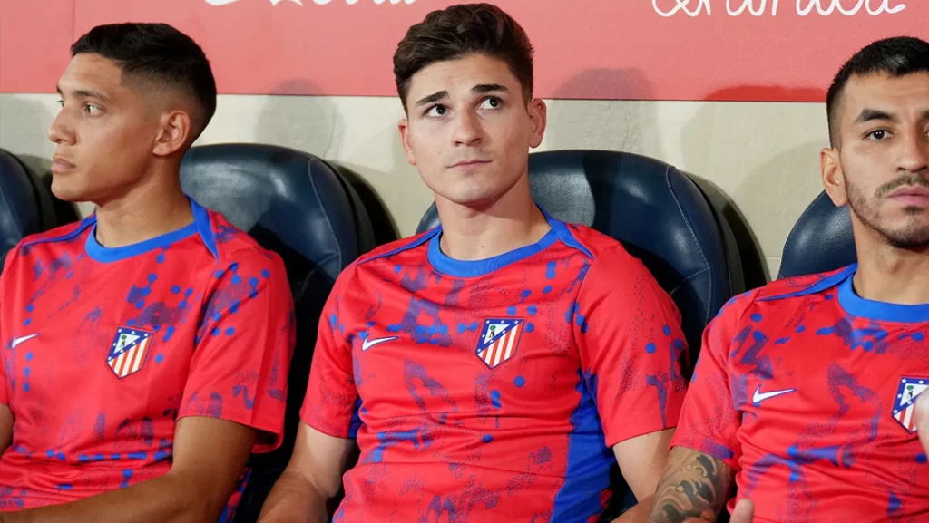Julián Álvarez es irreconocible lejos del Metropolitano y el Atlético le necesita más que nunca Fuente: Agencias