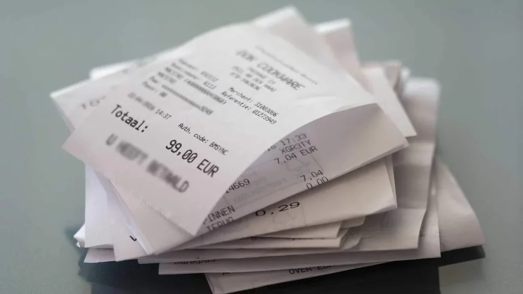 El consejo del Banco de España a la hora de pagar con tarjeta 1 La importancia de solicitar siempre una copia del recibo para evitar sorpresas