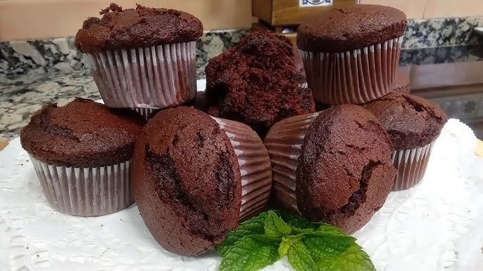 La receta para preparar magdalenas de chocolate que hará que tus peques te declaren el mejor chef del verano