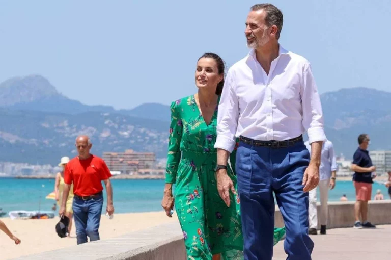 Letizia y Felipe intentan acallar el ingente pastizal que se han gastado en vacaciones
