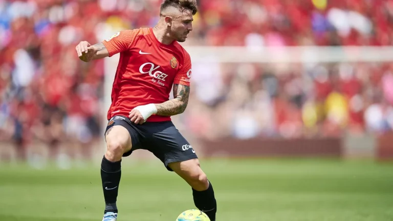 Pablo Maffeo en rebeldía para salir al Betis