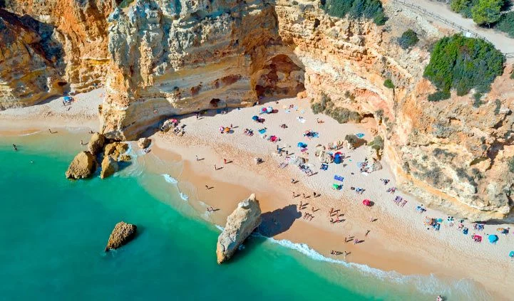 Praia de Marinha: El paraíso escondido del Algarve