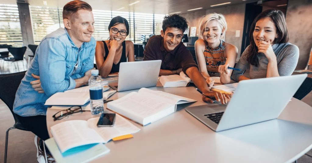 Requisitos esenciales que los empresarios buscan en los candidatos