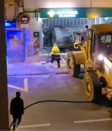 Parece una película de Hollywood, pero es un intento de robo al banco Caja Rural 2 Robo a lo hollywood en Espana II
