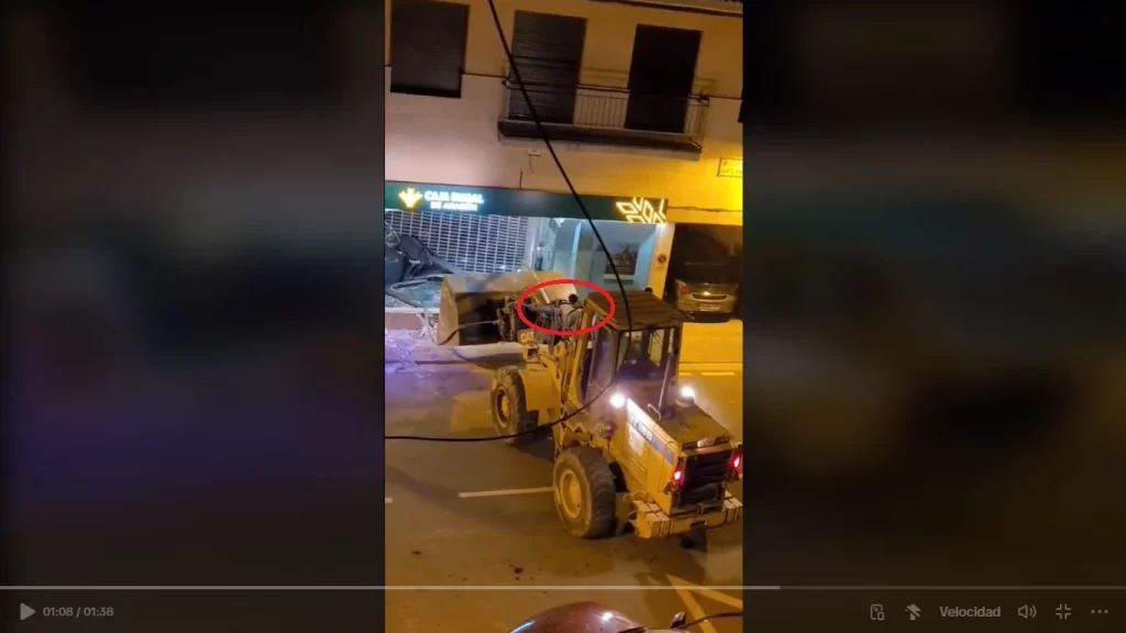 Parece una película de Hollywood, pero es un intento de robo al banco Caja Rural 1 Robo a lo Hollywood en España