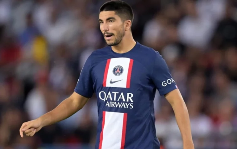 Carlos Soler manda WhatsApp crítico al nuevo presidente del Valencia CF