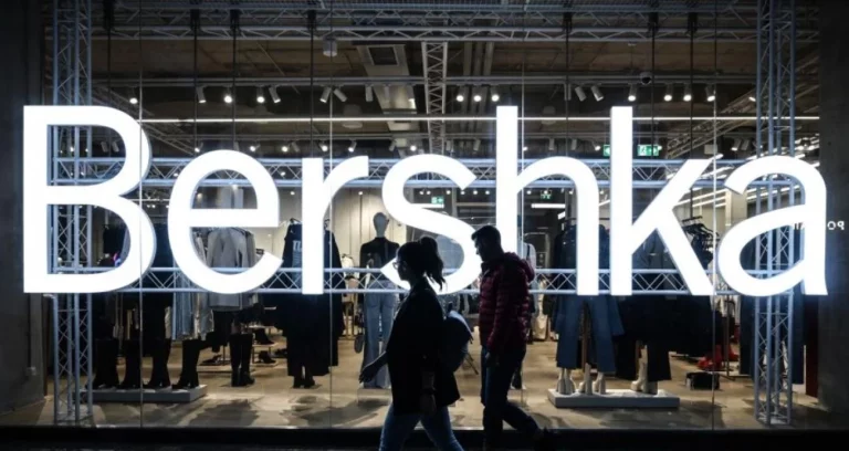 Un look rompedor con 8 vestidos largos de Bershka, cómodos y elegantes para cualquier ocasión