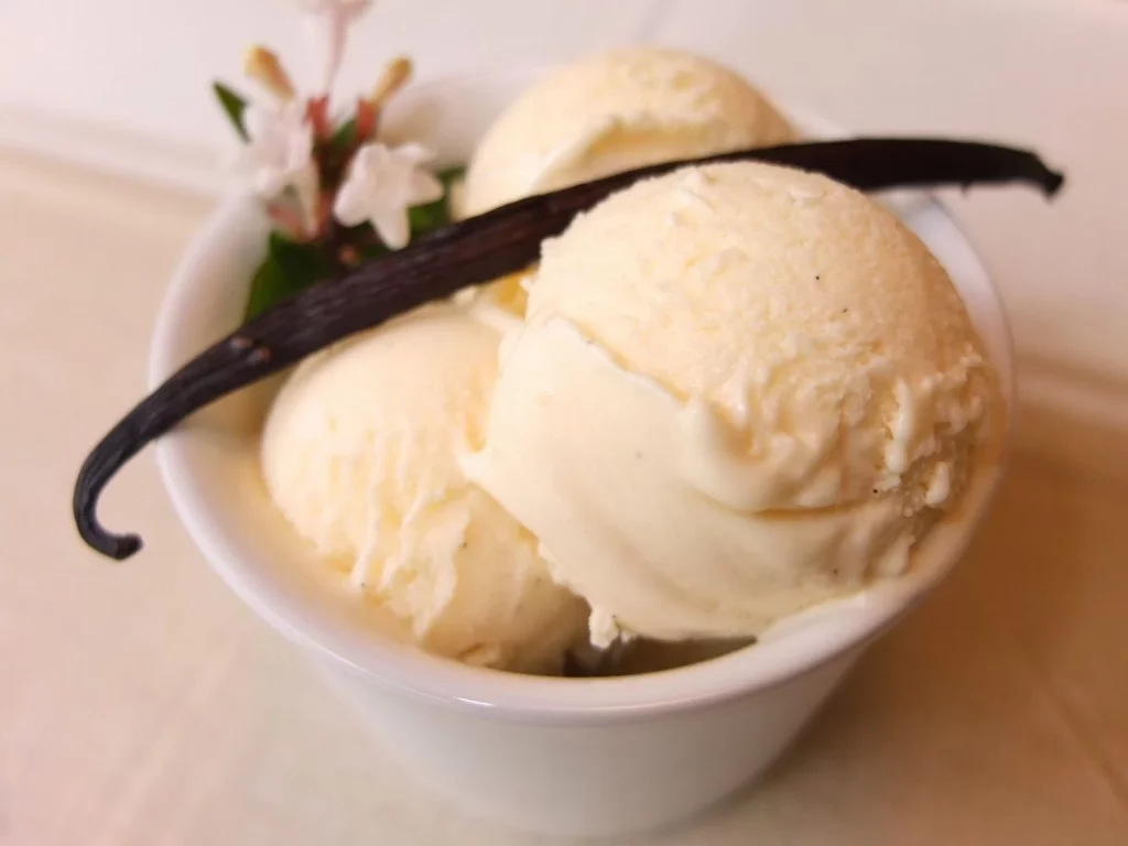 ¿Sabes cuáles son los 6 sabores de helados más vendidos del mundo? 22 Vainilla: el clásico inmutable