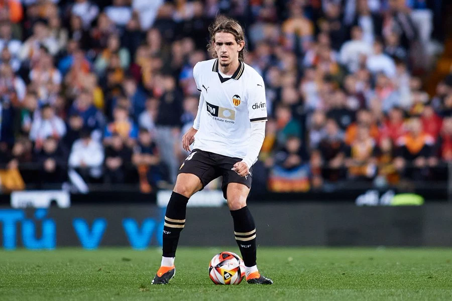 El nuevo Sergio Ramos da mucho trabajo al Valencia CF 1 Yarek Sergio Ramos