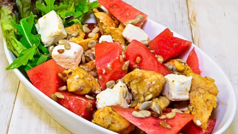 Ensalada de pollo asado sobrante: el truco para que no quede seca (y se hace en 10 minutos)