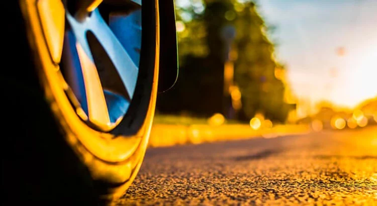 El decálogo obligado del buen conductor antes de iniciar un viaje de verano 1 presion neumaticos viajes de verano