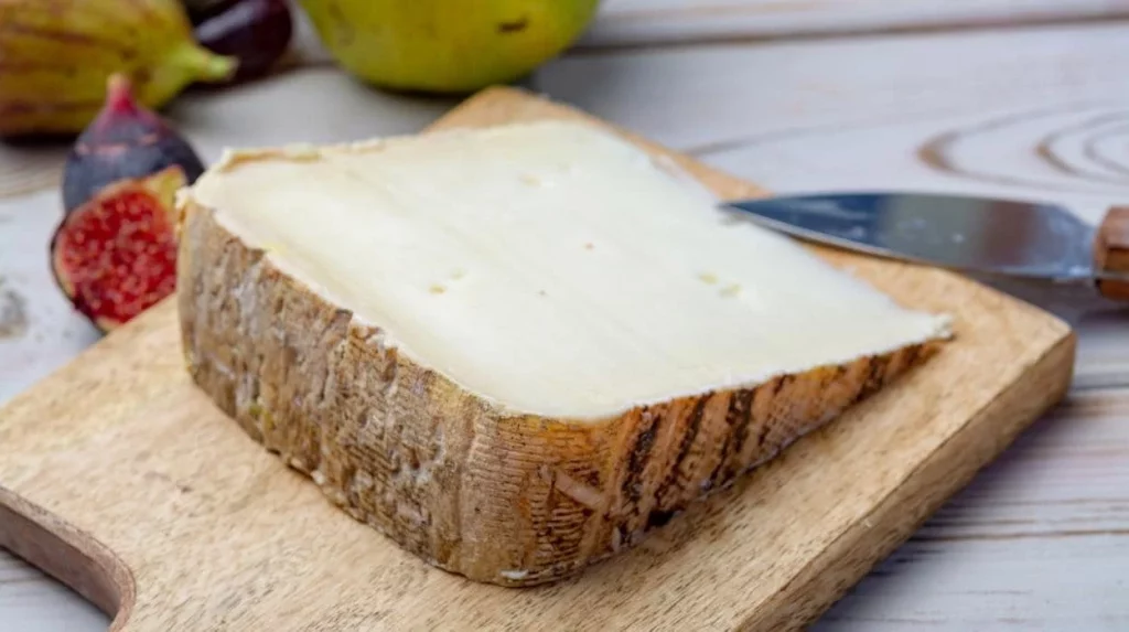 Quesos frescos, curados y fermentados: ¿cuáles son los más saludables?