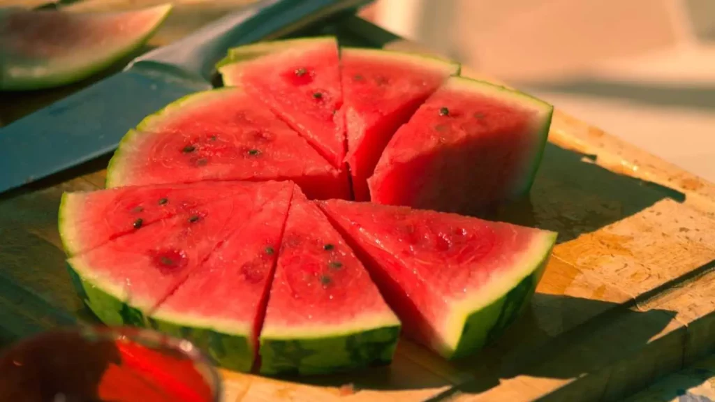 La falsa comodidad de la sandía cortada: un peligro invisible
