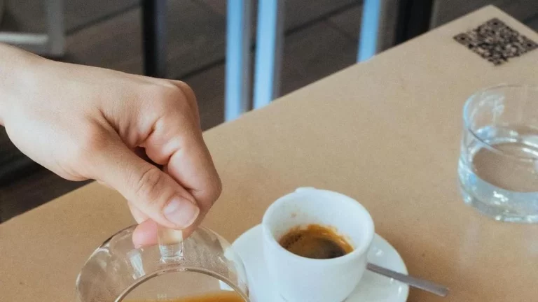 10 razones por las que tu café mañanero está causando más caos que orden en tu vida