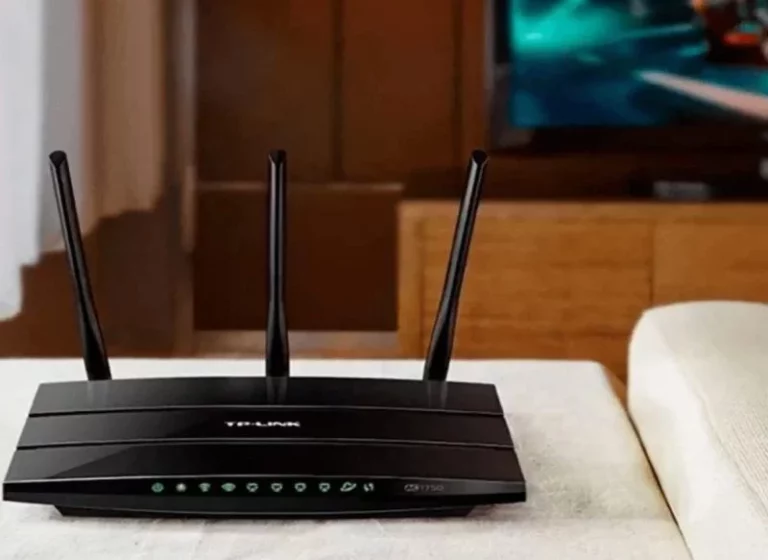 El curioso objeto que debes colocar encima del router WiFi para mejorar tu velocidad de internet