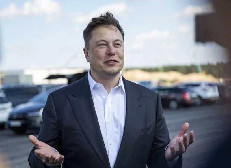 ELON MUSK SIGUE TRANSFORMANDO X
