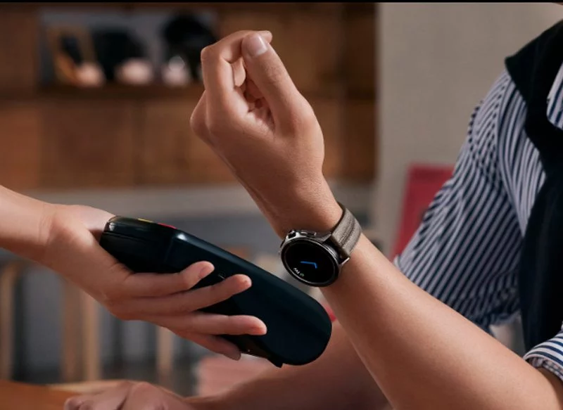 BATERÍA DE LARGA DURACIÓN Y PAGOS NFC