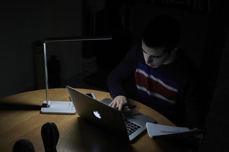 CONSUMUR recomienda verificar la validez académica de un curso antes de contratarlo