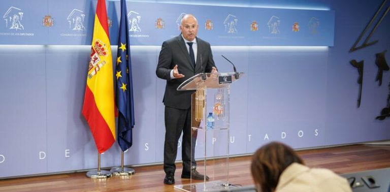 El PP desvela un preacuerdo con Canarias y el Gobierno para fijar las condiciones del reparto de migrantes