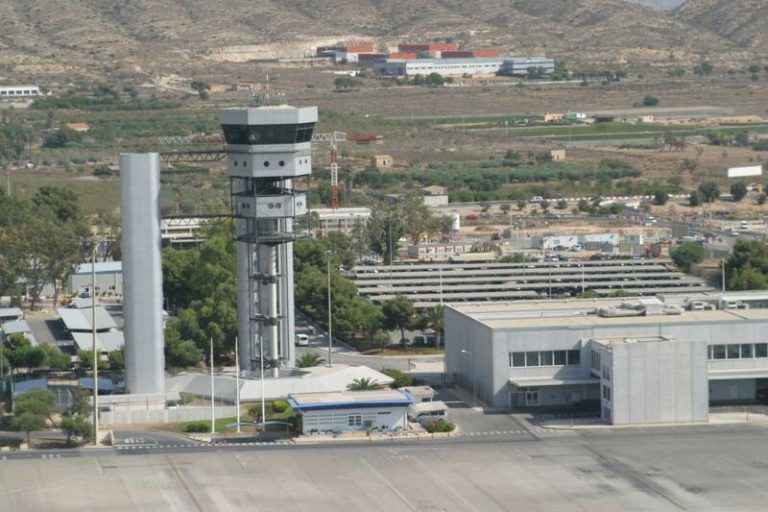 Los controladores aéreos de las torres liberalizadas tendrán un alza salarial del en 2025