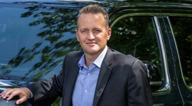 Stellantis reemplaza al director general de Jeep en Norteamérica tras 9 meses en el cargo