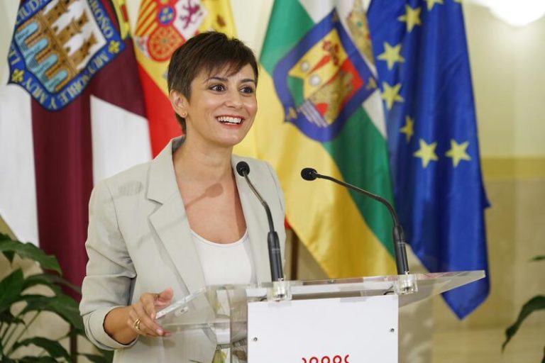 La ministra de Vivienda reclama 