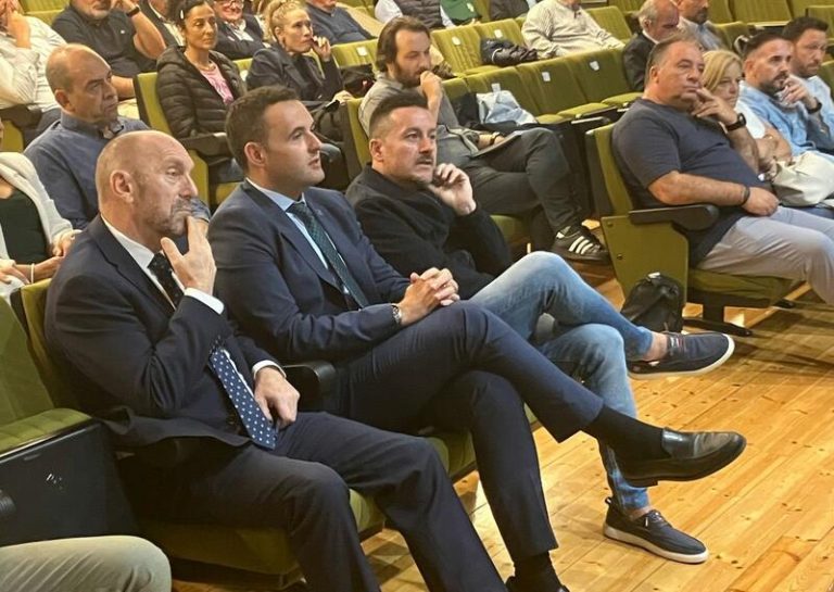 Asturias aplaude el plan de Sánchez para poner fin a la competencia de descuentos fiscales