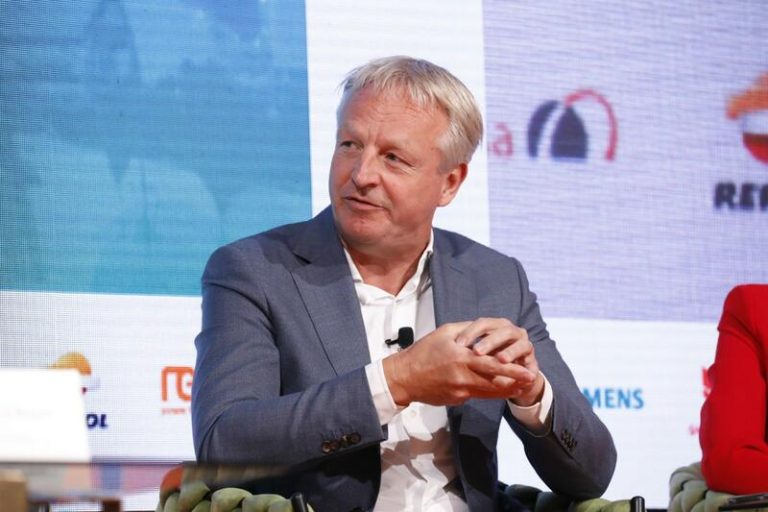 Wetselaar llama a apostar por los combustibles renovables para reforzar la industria