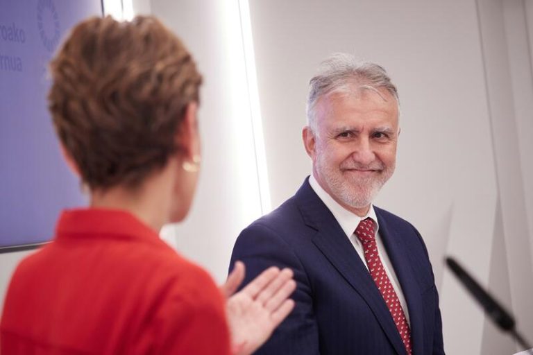 El pacto entre el Gobierno y Navarra sobre la competencia de tráfico se somete a votación en el Pleno del Congreso