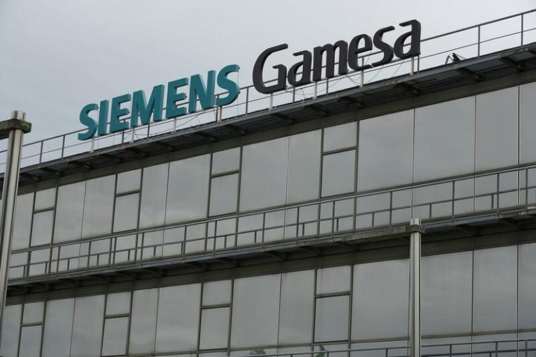 Siemens Gamesa convoca a la Comisión de Empleo para negociar 430 despidos en España