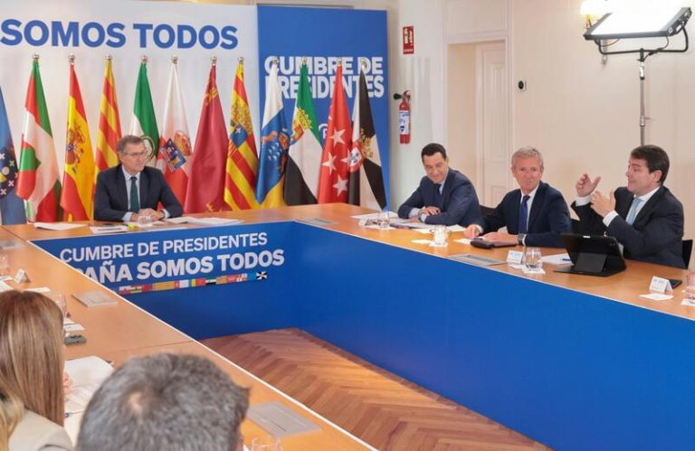 Mañueco planta cara a la concesión de privilegios a los separatistas y reclama una negociación justa y abierta.