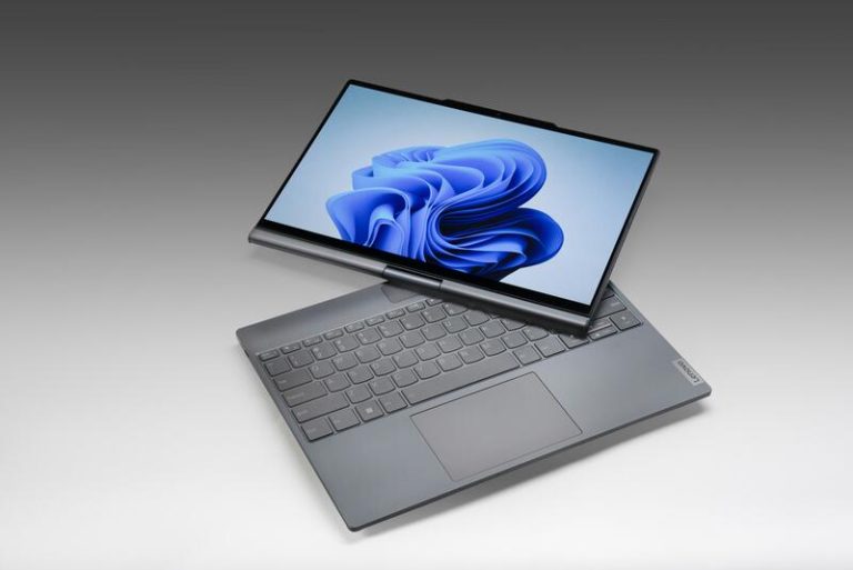 Lenovo presenta la innovadora notebook Auto Twist: la pantalla gira con comandos de voz
