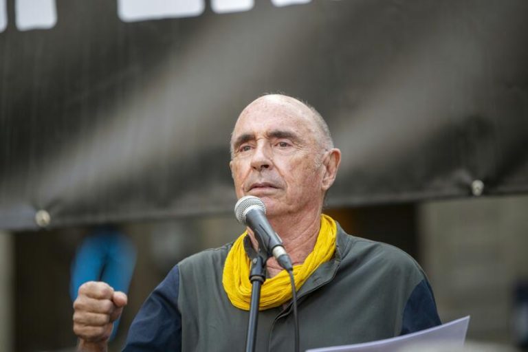 Llach convoca a la movilización en la Diada para acortar el camino hacia la independencia