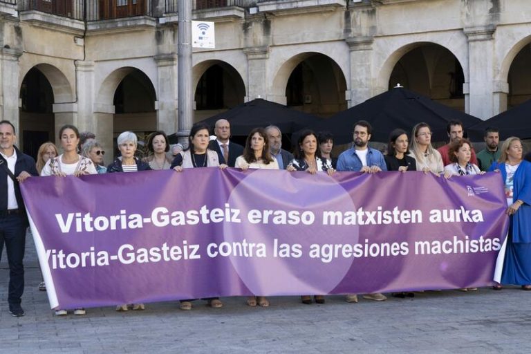 Vitoria-Gasteiz se une en una protesta contra la inaceptable realidad de la violencia machista