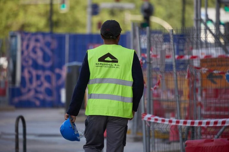 Adiós al paro: Un 33% de compañías españolas prevén contratar más empleados antes de fin de año