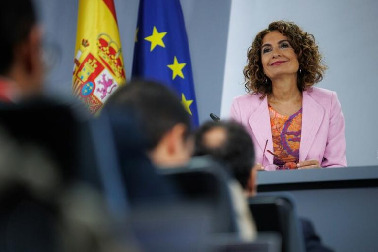 Según Montero, el avance del acuerdo de financiación está en manos de la Generalitat