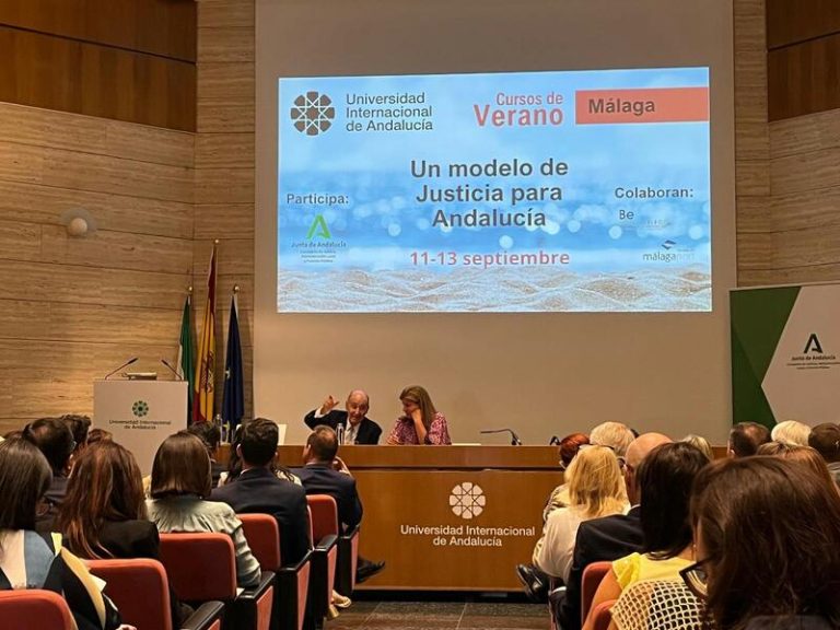 Miquel Roca defiende la vigencia de la Constitución: 