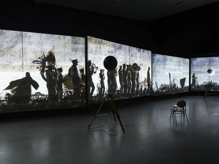 Imperdible: El Museo Picasso presenta una impactante instalación del genio sudafricano William Kentridge