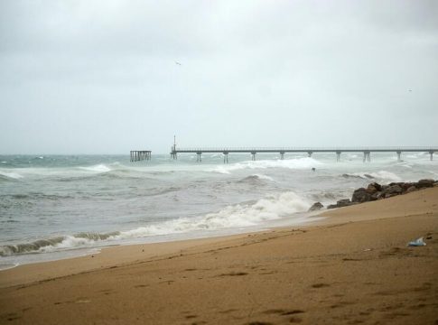 La AEMET advierte a 13 provincias por lluvias y fuertes vientos La AEMET advierte a 13 provincias por lluvias y fuertes vientos